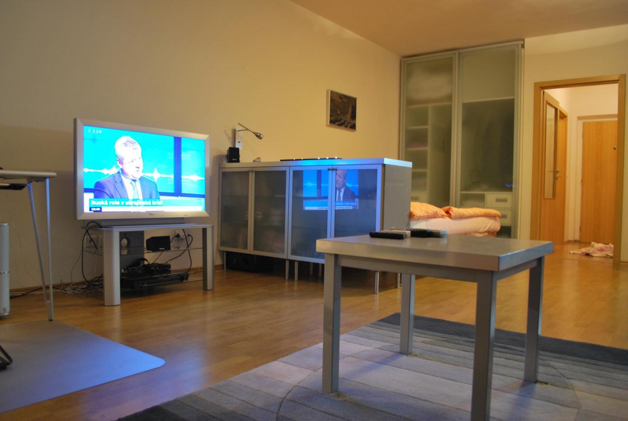 Chotesovska Apartment With Parking Place - Prague — Photos 3